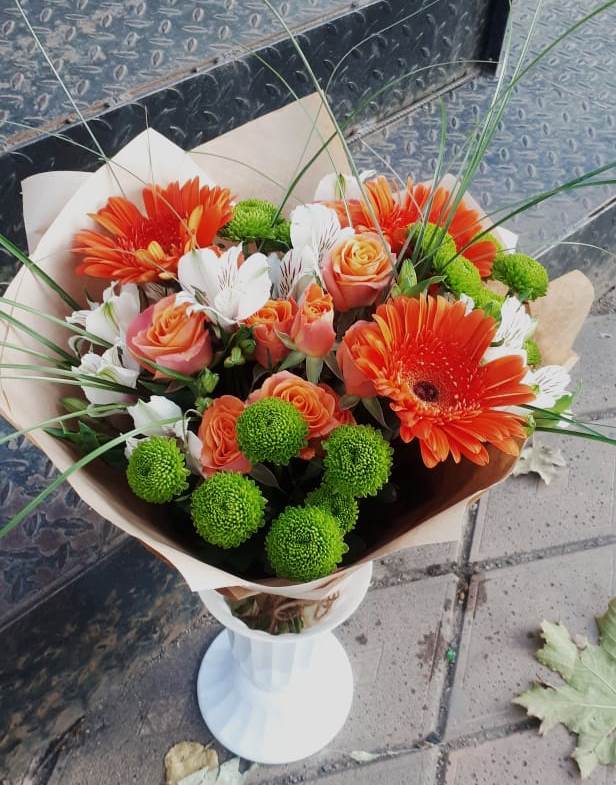 Букет цветов из: Герберы, Хризантемы, Альстромерии и Розы в Максатихе