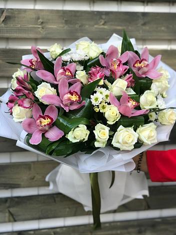 Букет цветов из: Розы и Хризантемы в Максатихе
