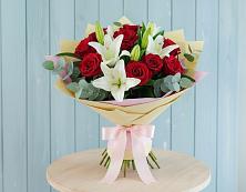 Букет цветов из:  Лилии и Розы в Максатихе