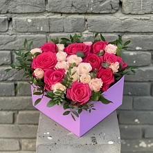 Цветочная композиция из Розы в коробке в Максатихе