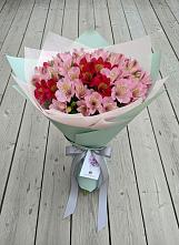 Букет цветов из:  Альстромерии в Максатихе