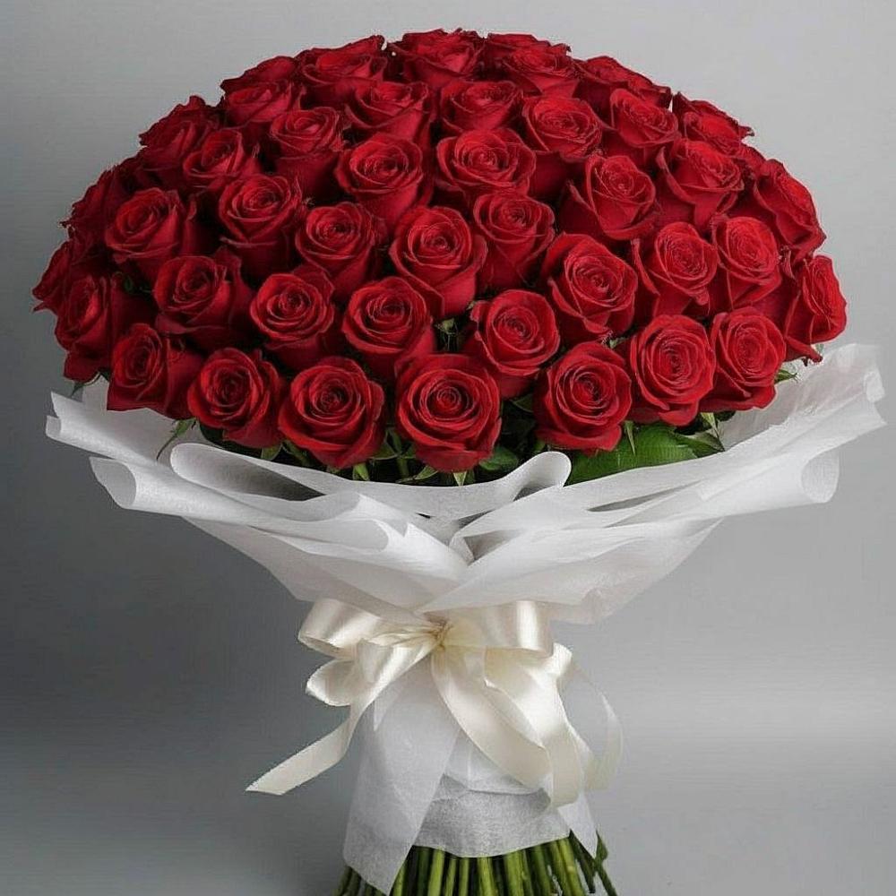 Букет 101 Красная роза Блэк Мэджик в Максатихе