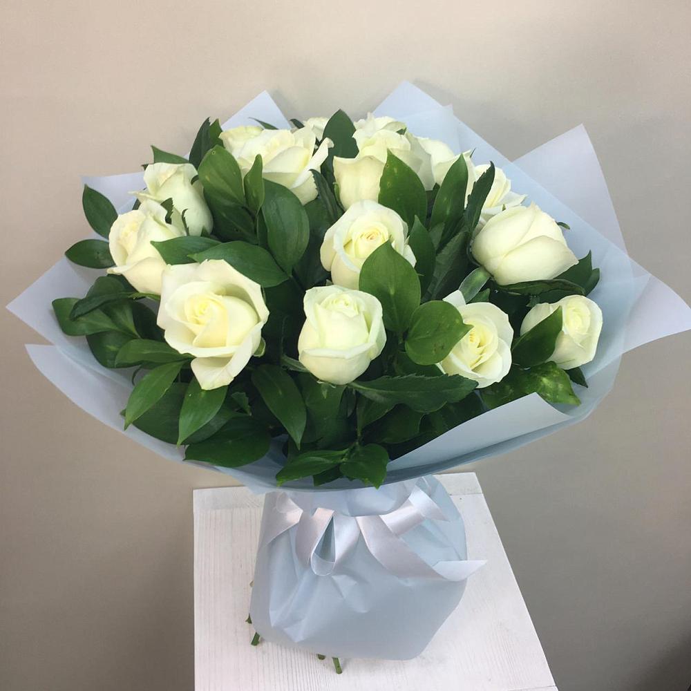 Букет 15 Белых роз Проуд в Максатихе