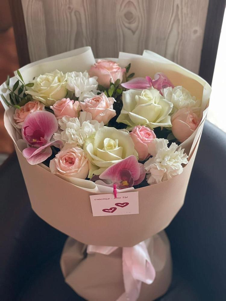 Букет цветов из: Орхидеи, Розы и Гвоздики в Максатихе