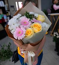 Букет цветов из:  Герберы, Розы и Хризантемы в Максатихе