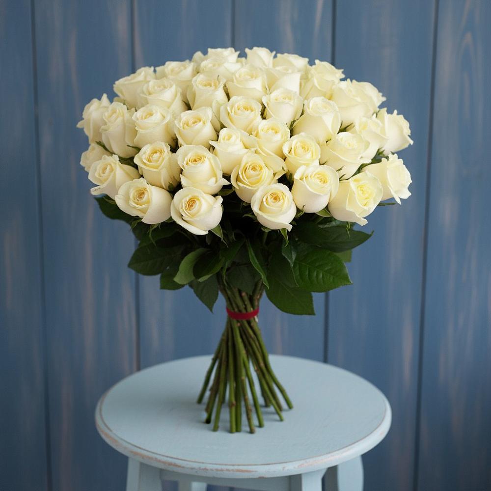 Букет 51 Белая роза Эдлесс Лав в Максатихе