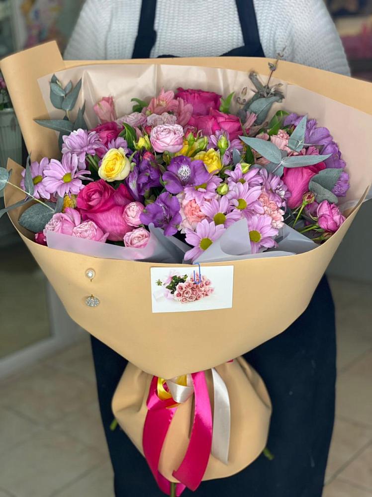 Букет цветов из: Хризантемы, Гвоздики и Альстромерии в Максатихе