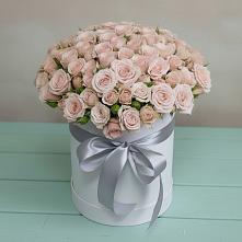 Цветочная композиция из Розы в шляпной коробке в Максатихе