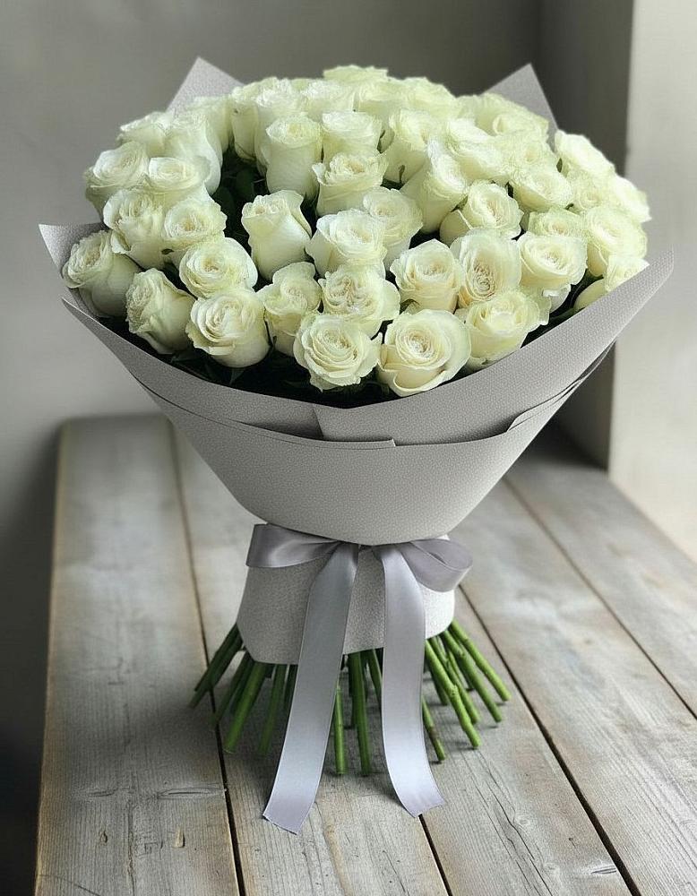 Букет 35 Белых роз в Максатихе