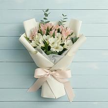 Букет цветов из:  Альстромерии #REPLACE_PRED# Максатихе