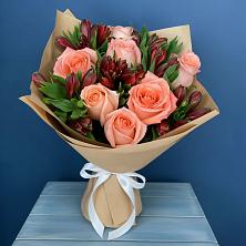 Букет цветов из:  Розы и Альстромерии в Максатихе