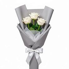Букет 3 белые розы в Максатихе