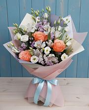 Букет цветов из:  Лизиантусы, Розы, Альстромерии и Гипсофила в Максатихе