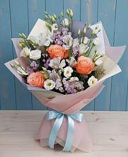 Букет цветов из:  Лизиантусы, Розы, Альстромерии и Гипсофила в Максатихе