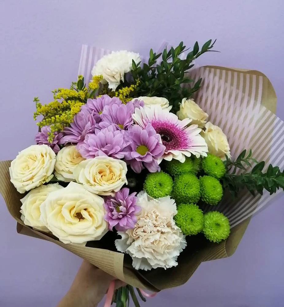 Букет цветов из: Хризантемы, Розы, Гвоздики и Герберы в Максатихе