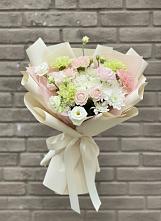 Букет цветов из:  Гвоздики, Розы, Лизиантусы и Хризантемы #REPLACE_PRED# Максатихе