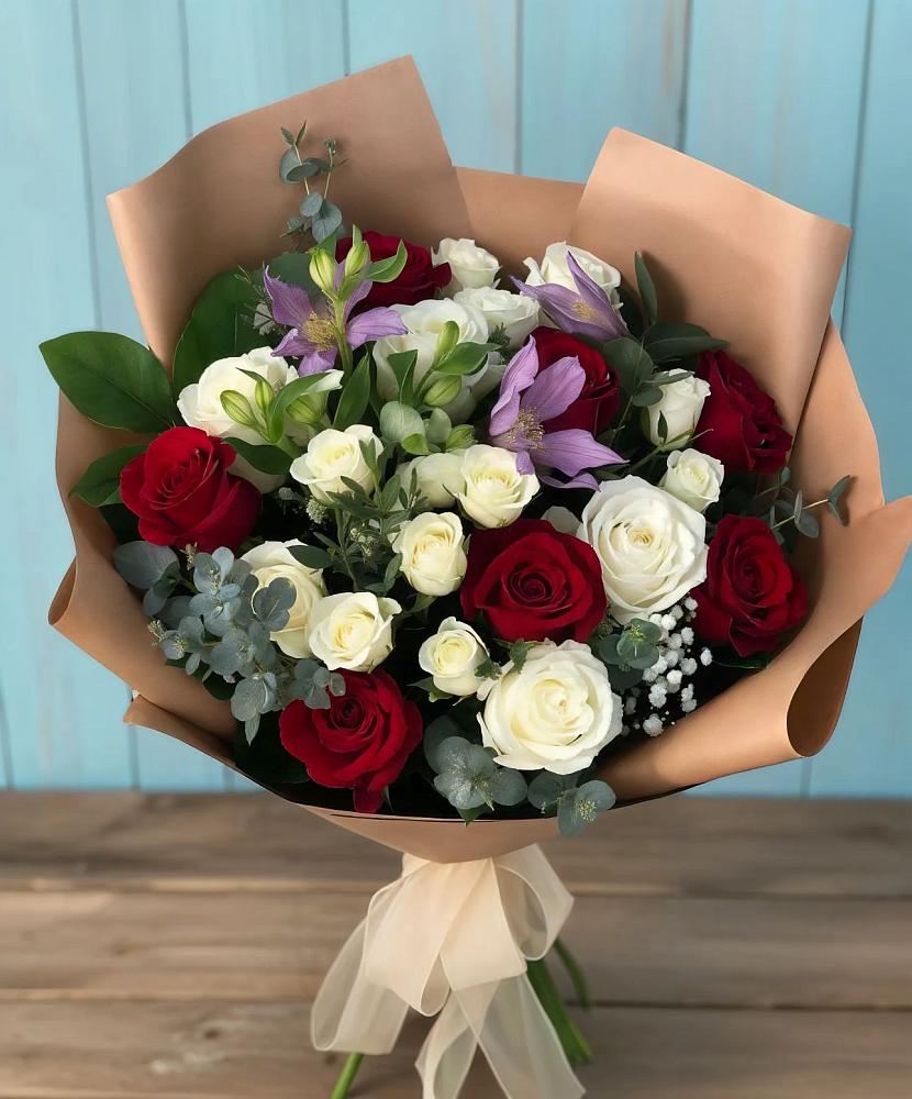 Букет цветов из: Розы и Альстромерии в Максатихе