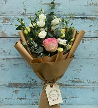 Букет цветов из:  Розы и Лизиантусы в Максатихе