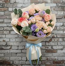 Букет цветов из:  Розы, Лизиантусы и Гвоздики в Максатихе